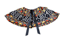 Load image into Gallery viewer, Winnie Bib Necklace